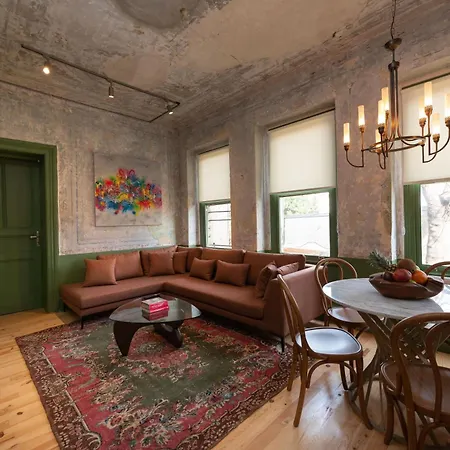 The -amazing Historical In Prime Location
