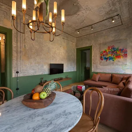 Apartment The -amazing Historical In Prime Location *