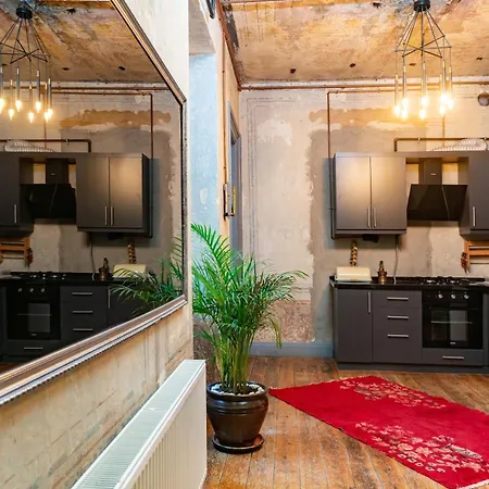Apartment The -amazing Historical In Prime Location