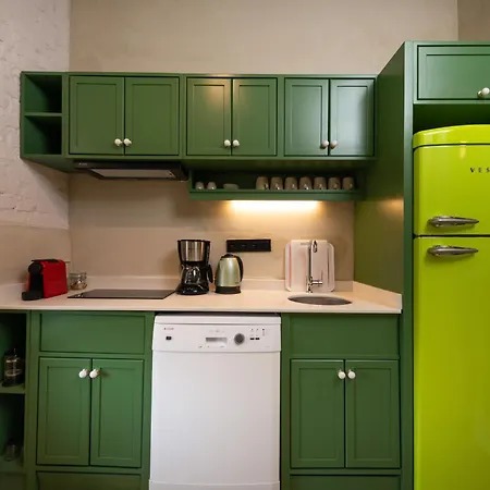 Apartment The -amazing Historical In Prime Location *