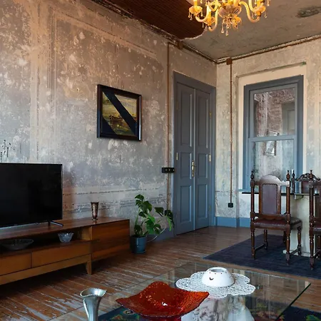 The -amazing Historical In Prime Location Apartment